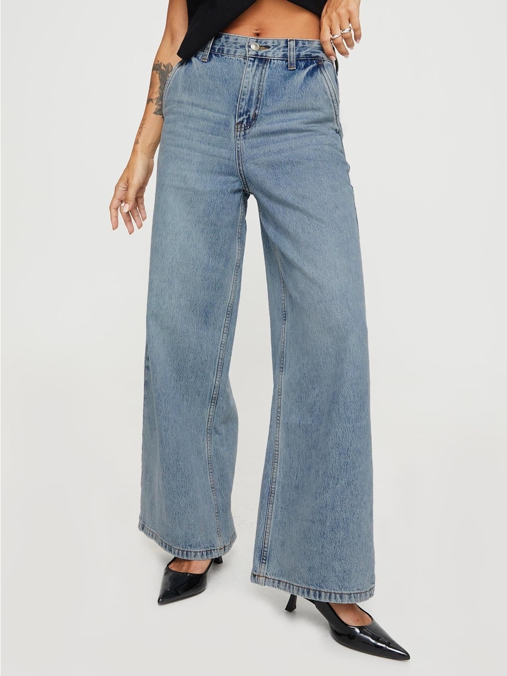 Princess Polly. High-Rise Wide Leg Jeans, 6, W27, Light Blue Wash Denim
